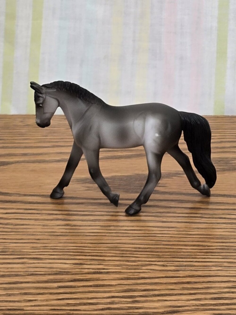 Breyer Stablemates #6058 Grey Trotting Warmblood (G4)